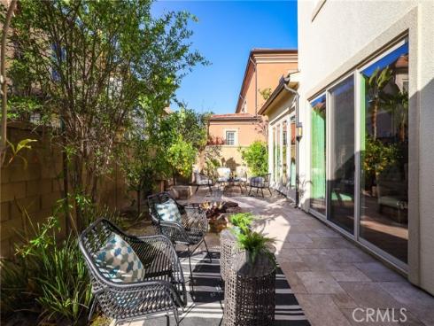 79  Thornapple  , Irvine, CA