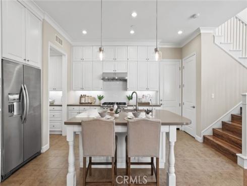 79  Thornapple  , Irvine, CA