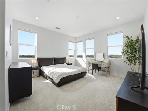 458  Loon  , Irvine, CA