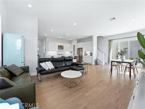 458  Loon  , Irvine, CA