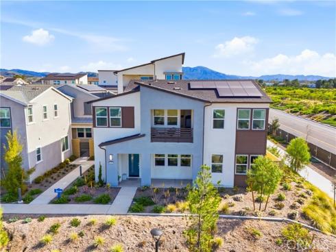 458  Loon  , Irvine, CA