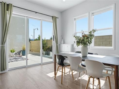 458  Loon  , Irvine, CA