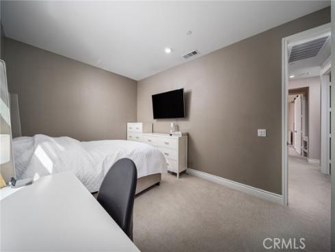 120  Gemini  , Irvine, CA