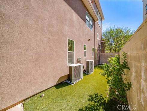 79  Pelican  , Irvine, CA