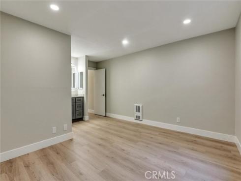 93  Streamwood  , Irvine, CA