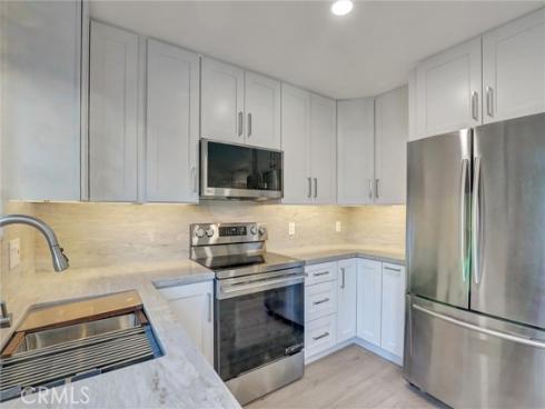 93  Streamwood  , Irvine, CA