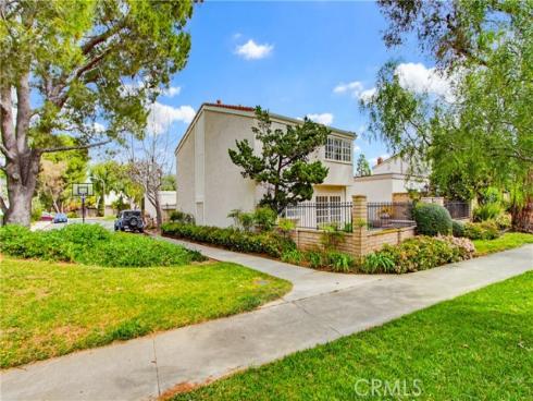 48  Willow Tree   Lane, Irvine, CA