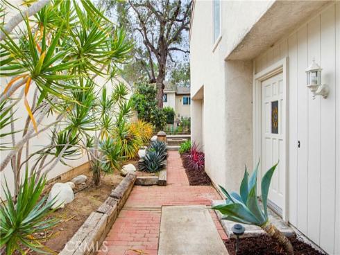 48  Willow Tree   Lane, Irvine, CA