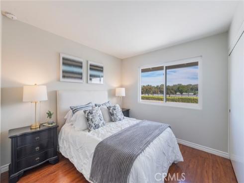 32  Goldenbush  , Irvine, CA