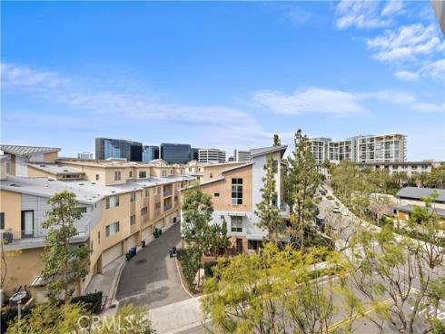 21  Gramercy  , Irvine, CA