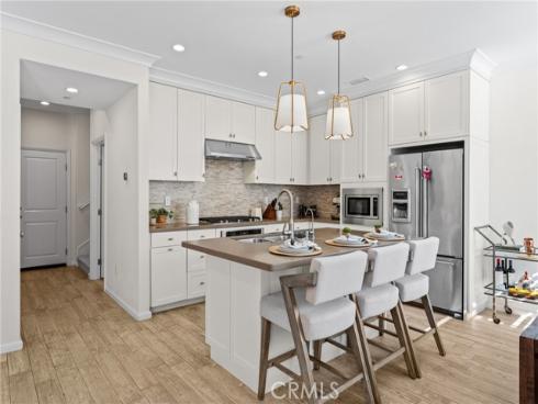 123  Mighty Oak  , Irvine, CA