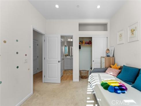 123  Mighty Oak  , Irvine, CA