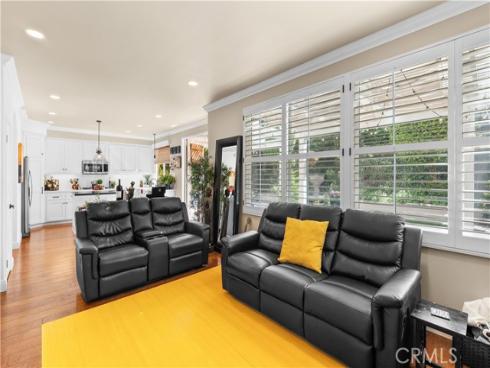 66  Montrose  , Irvine, CA