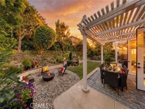 66  Montrose  , Irvine, CA