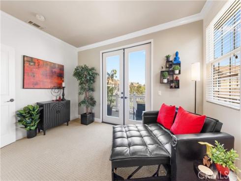 66  Montrose  , Irvine, CA