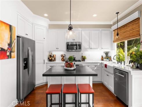 66  Montrose  , Irvine, CA