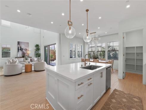 107  Orbit  , Irvine, CA