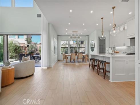 107  Orbit  , Irvine, CA