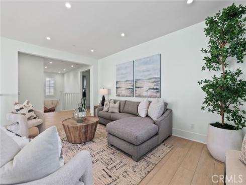 107  Orbit  , Irvine, CA