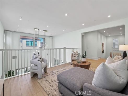 107  Orbit  , Irvine, CA