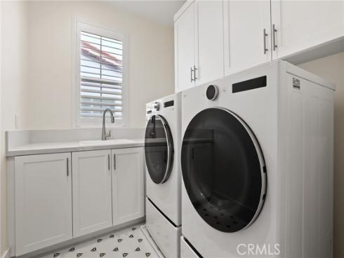 107  Orbit  , Irvine, CA