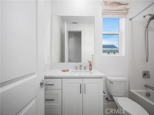 333  Sora  , Irvine, CA