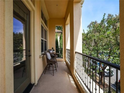 67  Kempton  , Irvine, CA