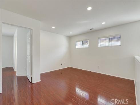 27  Ohio  , Irvine, CA