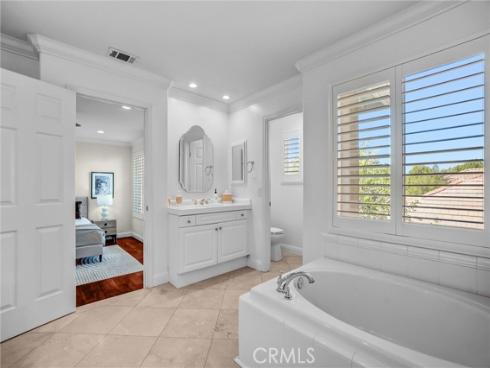 53  Oakhurst  , Irvine, CA