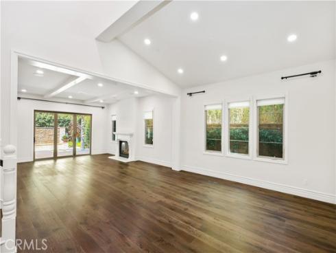 22  Shadybend  , Irvine, CA