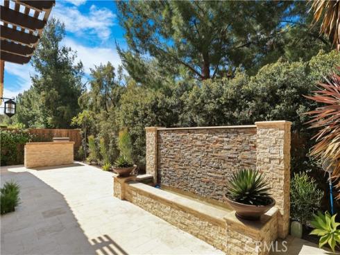 22  Shadybend  , Irvine, CA