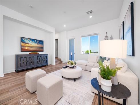 390 Merit , Irvine, CA