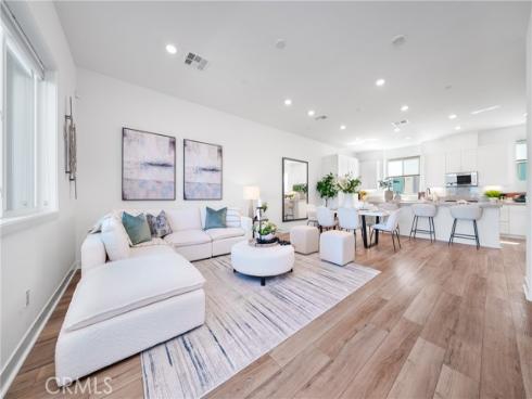 390 Merit , Irvine, CA