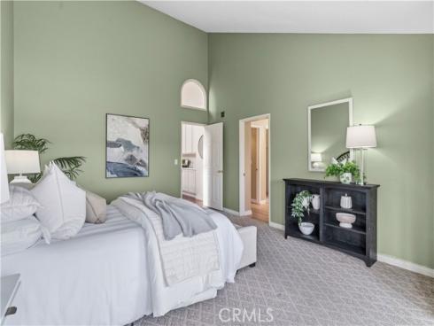 16 Baristo , Irvine, CA