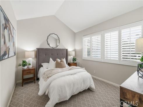 16 Baristo , Irvine, CA