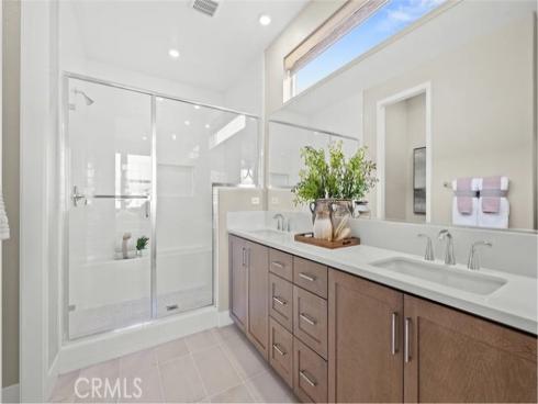 924  Chinon  , Irvine, CA