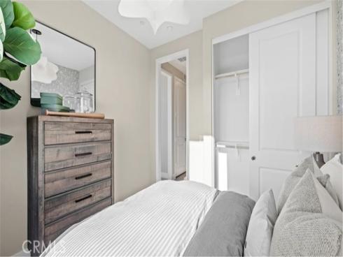 924  Chinon  , Irvine, CA