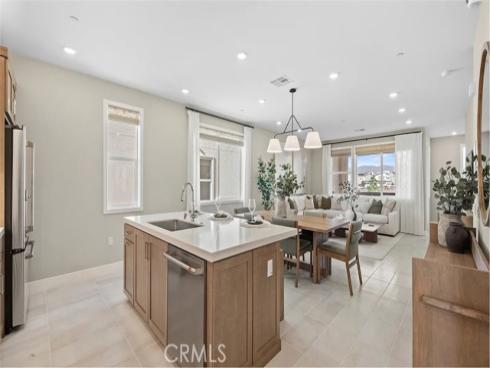 924  Chinon  , Irvine, CA