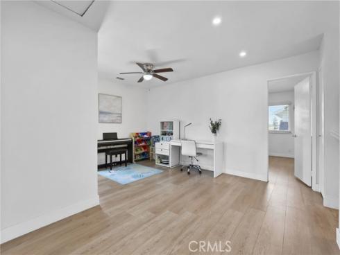 10  Goldenbush  , Irvine, CA