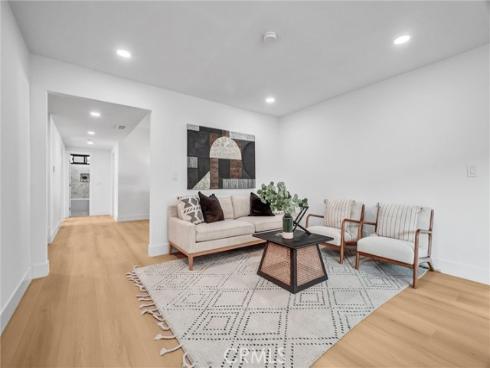 15335  Seine  , Irvine, CA