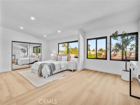 15335  Seine  , Irvine, CA