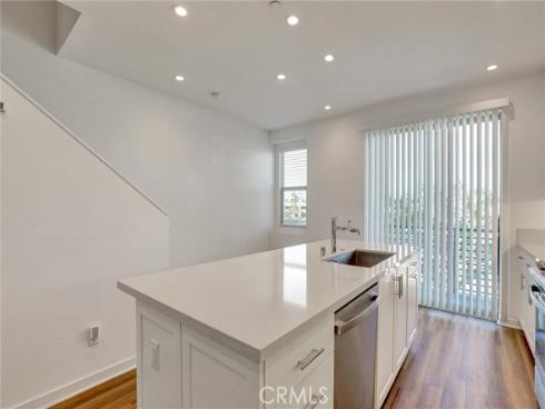 365  Placemark  , Irvine, CA