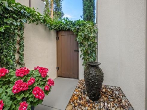 165  Frame  , Irvine, CA