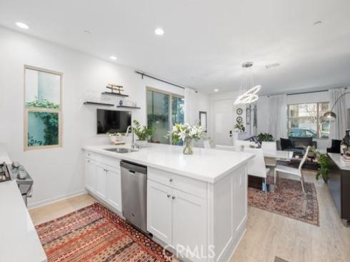 165  Frame  , Irvine, CA