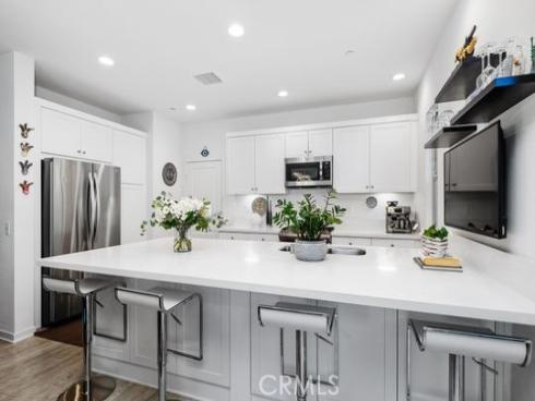 165  Frame  , Irvine, CA