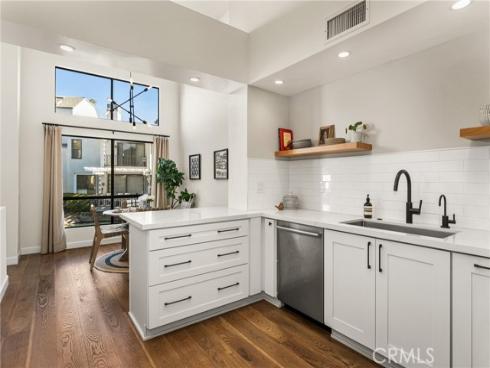 30  Waterway  43 , Irvine, CA