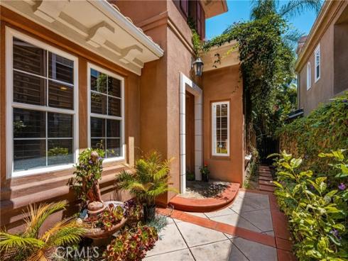 40  Paso Robles  , Irvine, CA