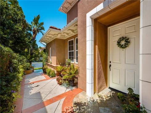 40  Paso Robles  , Irvine, CA