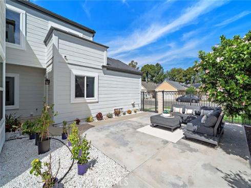 39  Cape Cod  , Irvine, CA