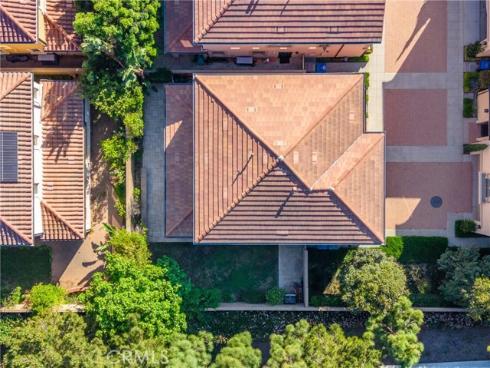 113 Hanging , Irvine, CA